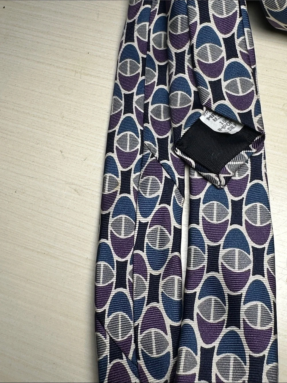 Oscar de la Renta Men's Geometric Pattern Silk Tie in Navy and Purple
